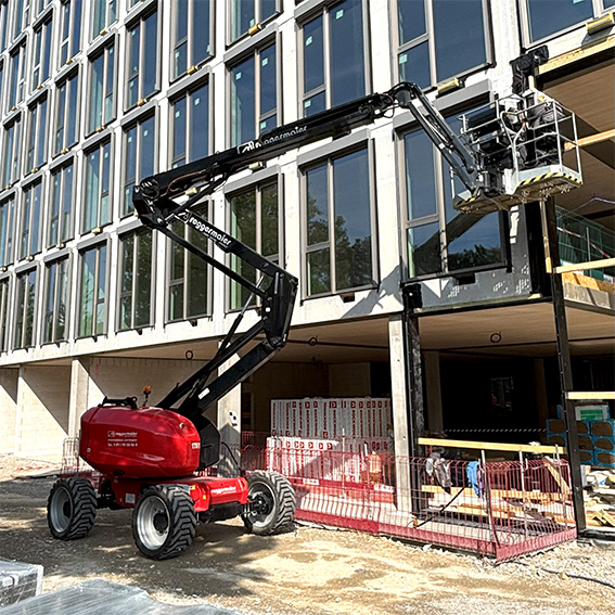 Manitou Arbeitsbühne mieten bei Roggermaier